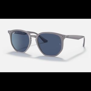 Oversized grey Ray Bans NWT